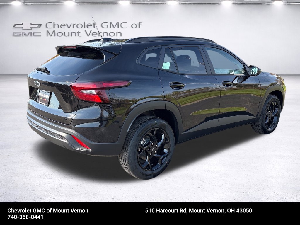 New 2026 Chevrolet Trax LT w/ Midnight Edition FWD image 5