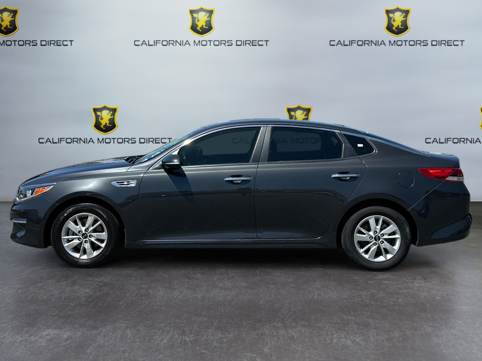 Used 2018 Kia Optima LX FWD image 2