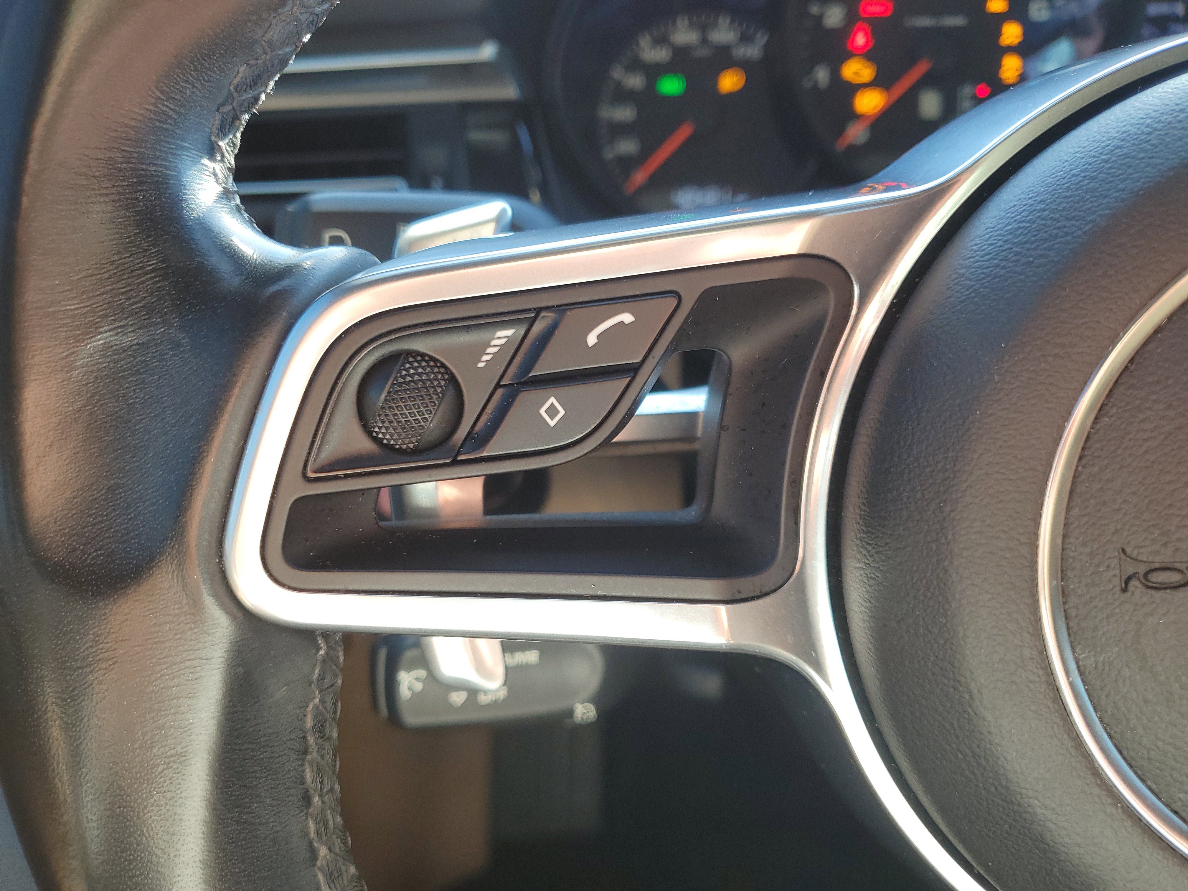 Used 2021 Porsche Macan image 20