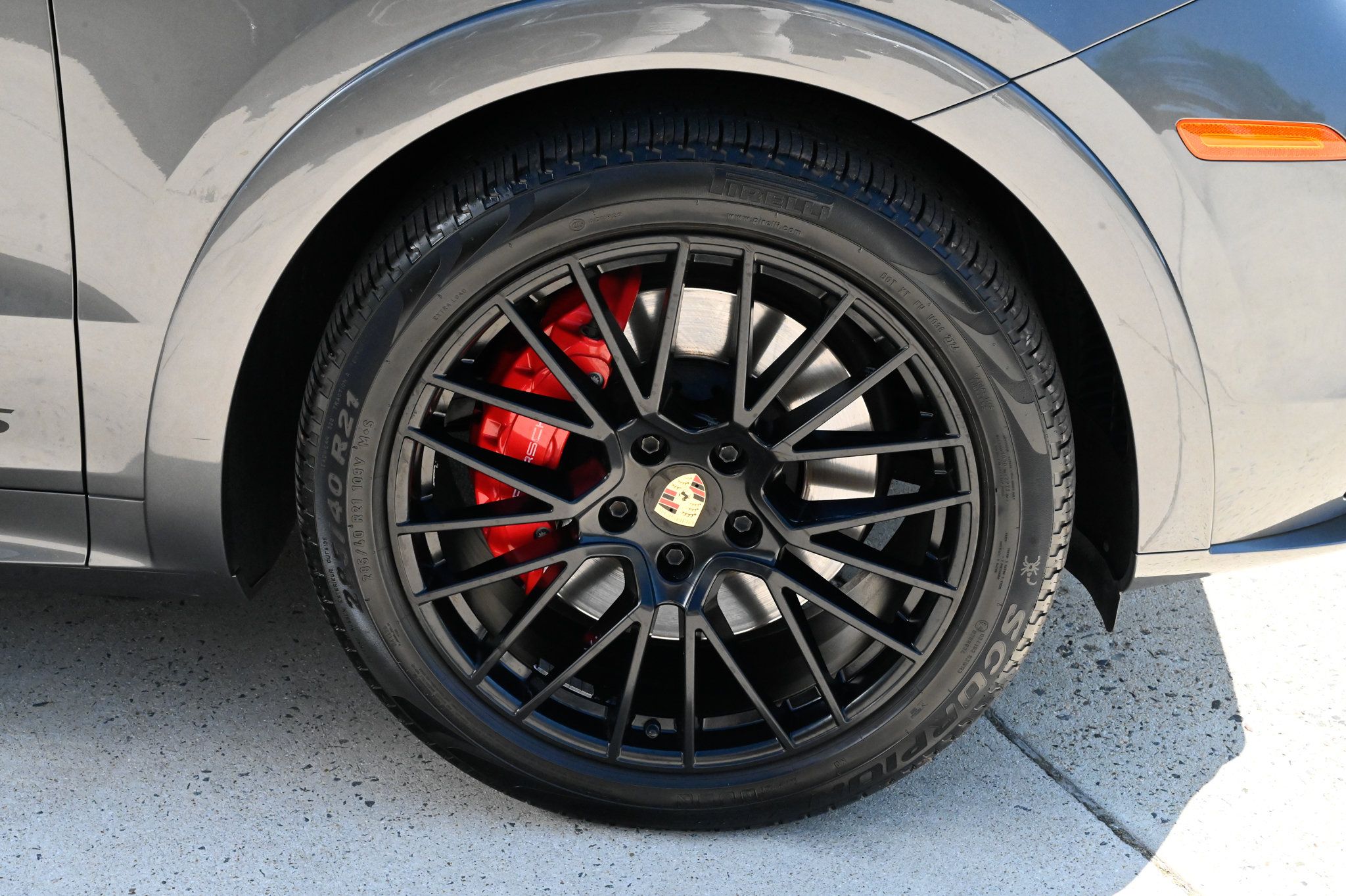 Used 2023 Porsche Cayenne GTS AWD/4WD image 12