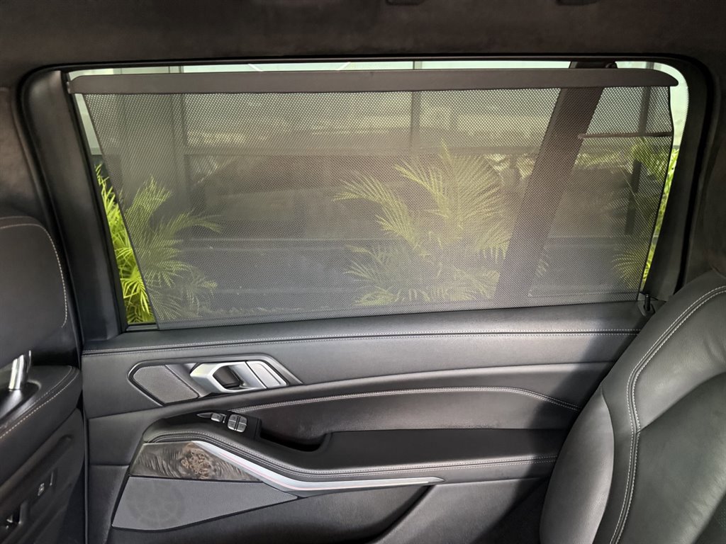 Used 2020 BMW X7 M50i w/ Executive Package image 17