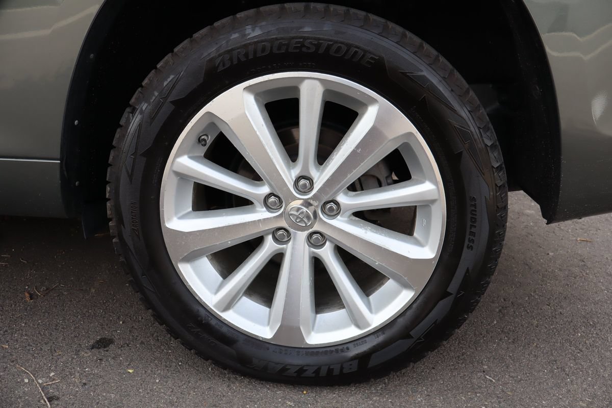 Used 2010 Toyota Highlander 4WD Hybrid image 44