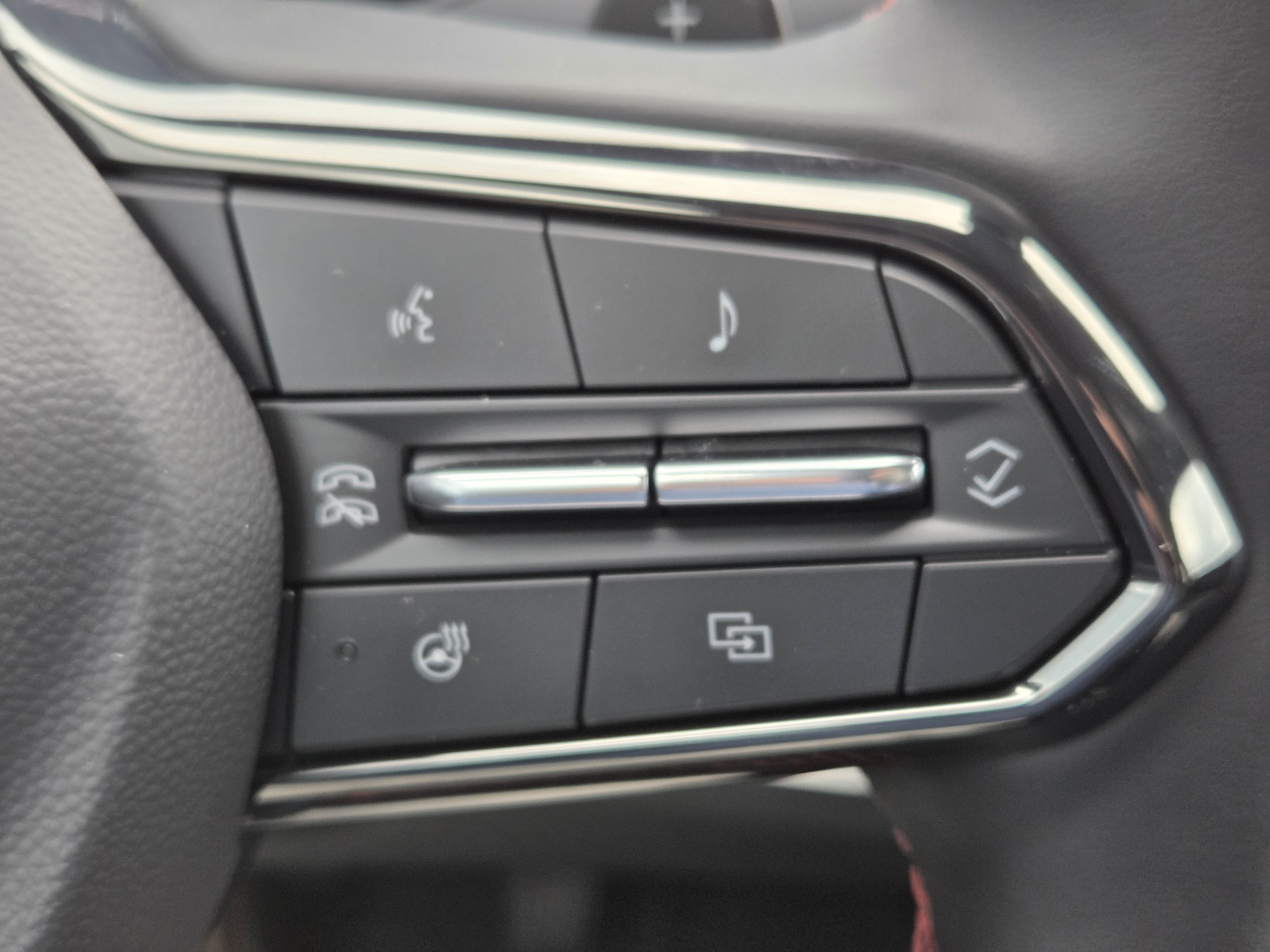 New 2026 Chevrolet Equinox RS w/ Convenience Package III FWD image 15
