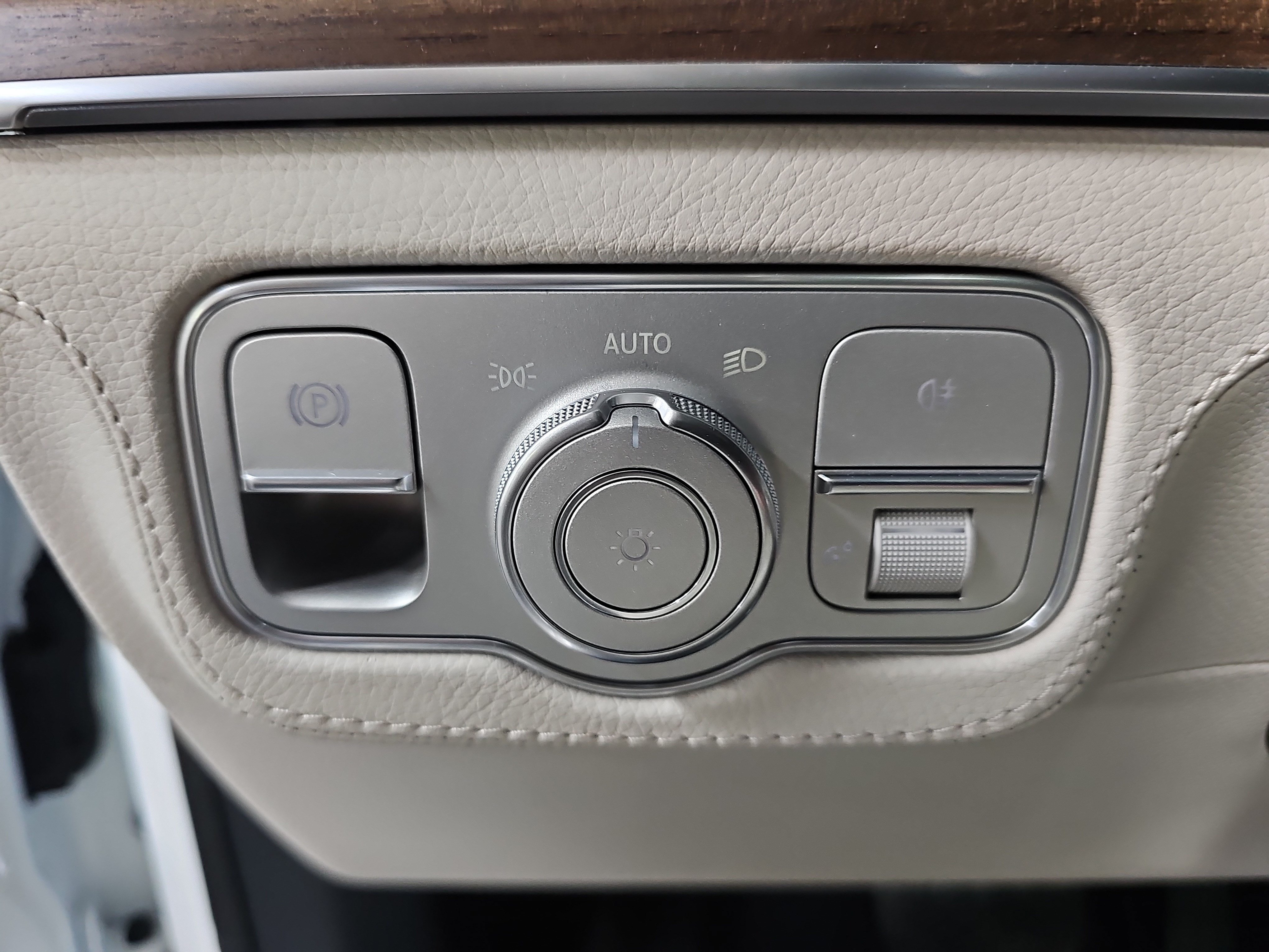 New 2026 Mercedes-Benz GLS 450 4MATIC image 28