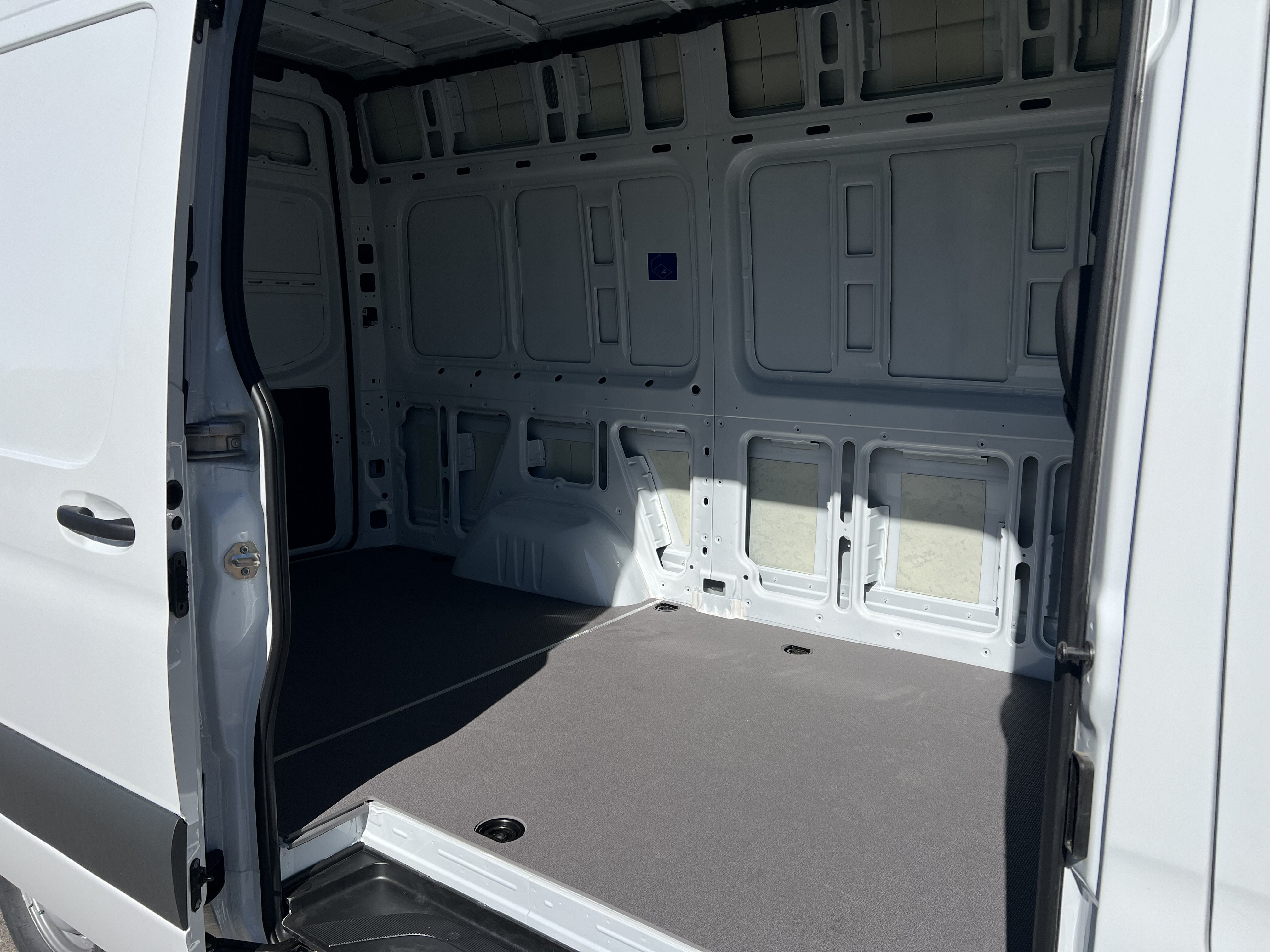 Used 2025 Mercedes-Benz Sprinter 2500 image 21