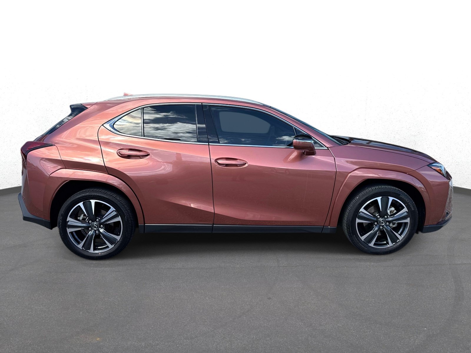Used 2026 Lexus UX 300h FWD w/ Accessory Package (Z1) image 2