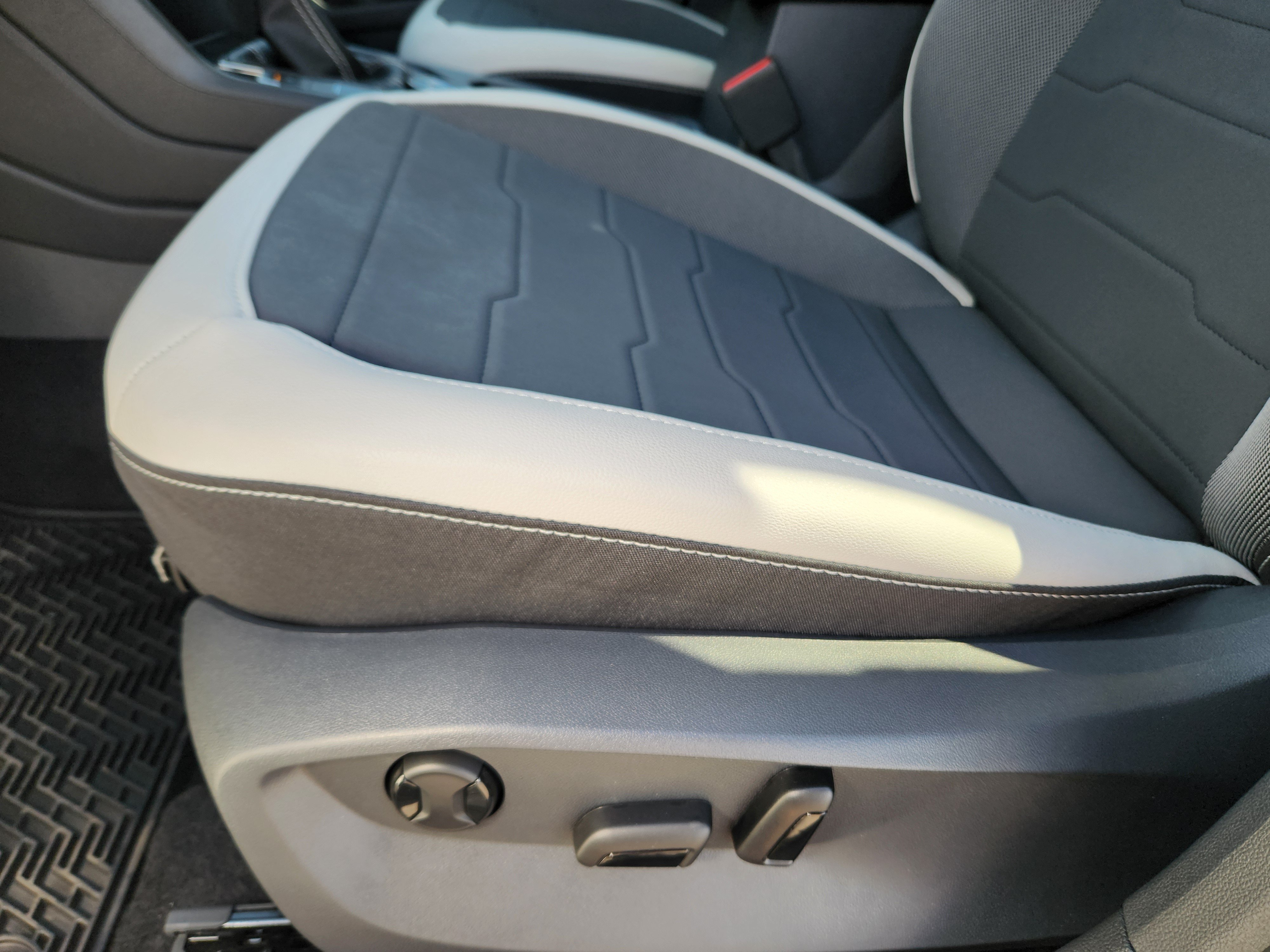 New 2026 Volkswagen Taos SE AWD/4WD image 19
