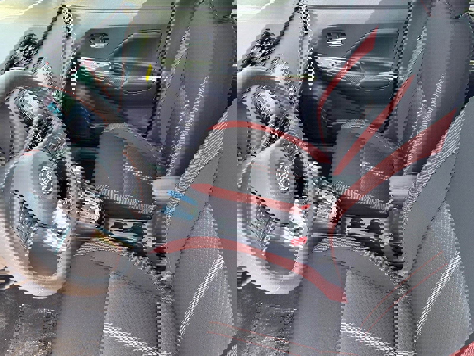 New 2025 Nissan Versa SR w/ Trunk Package image 19