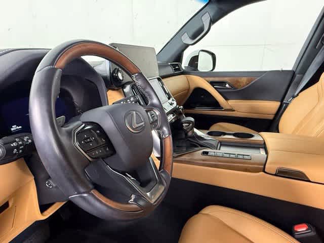Used 2023 Lexus LX 600 4WD w/ Accessory Package (Z1) image 18