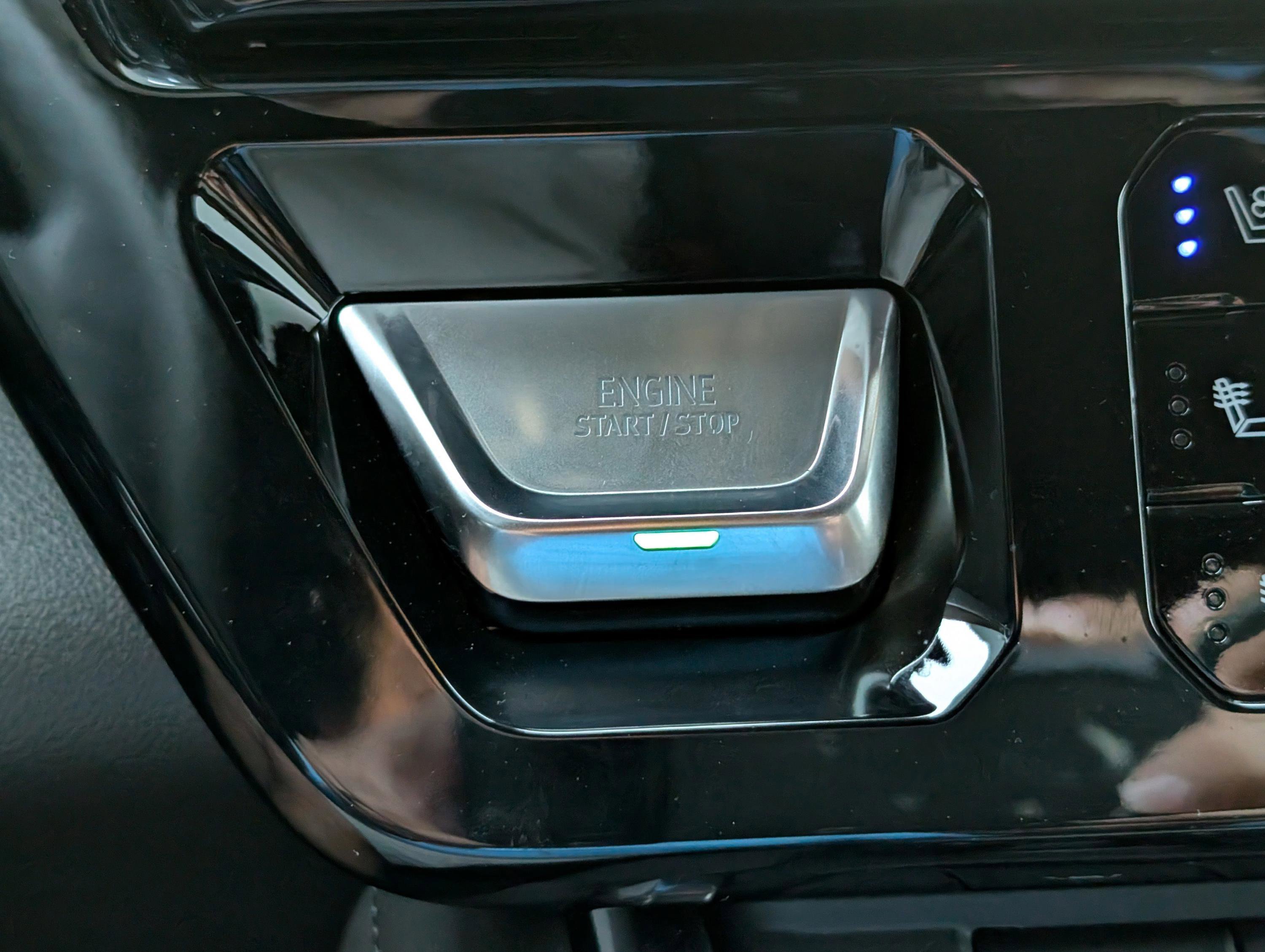 Certified 2025 GMC Sierra 1500 Denali image 28