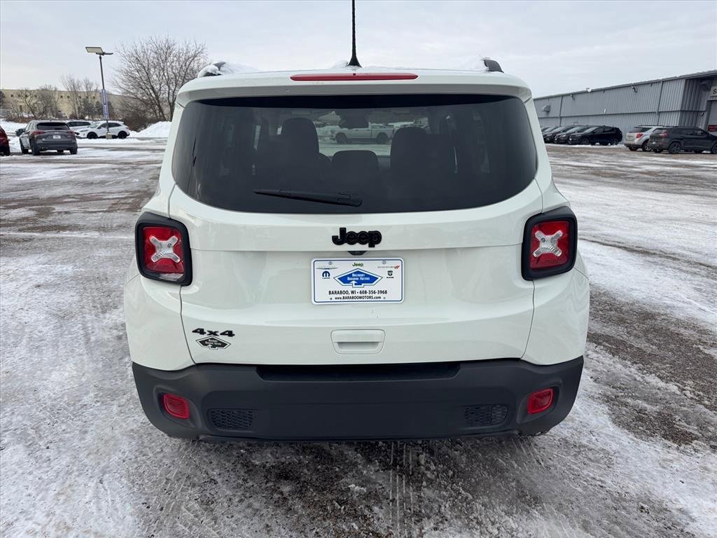 Used 2023 Jeep Renegade Latitude image 3