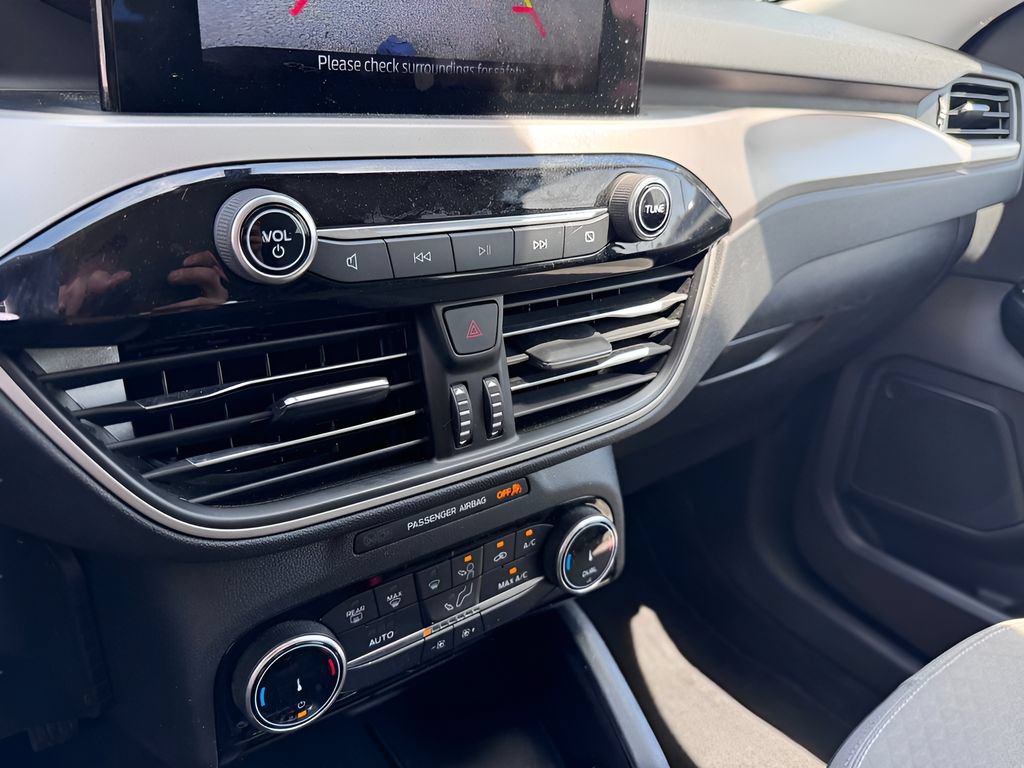 Used 2022 Ford Escape SE FWD image 19