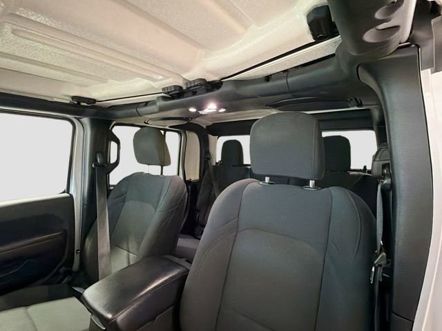 Used 2022 Jeep Gladiator Willys image 18
