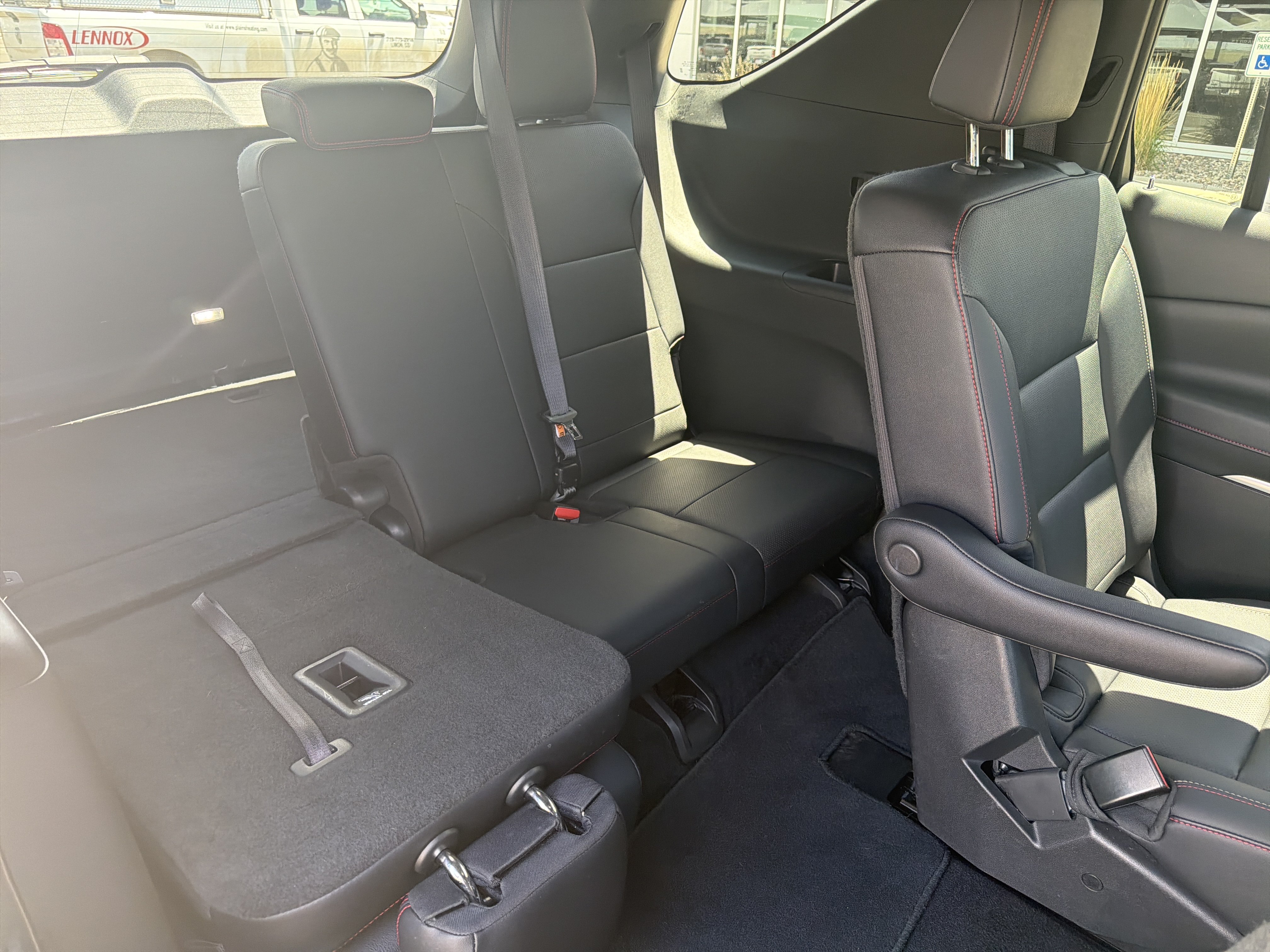 Used 2025 Chevrolet Traverse Z71 AWD/4WD image 12