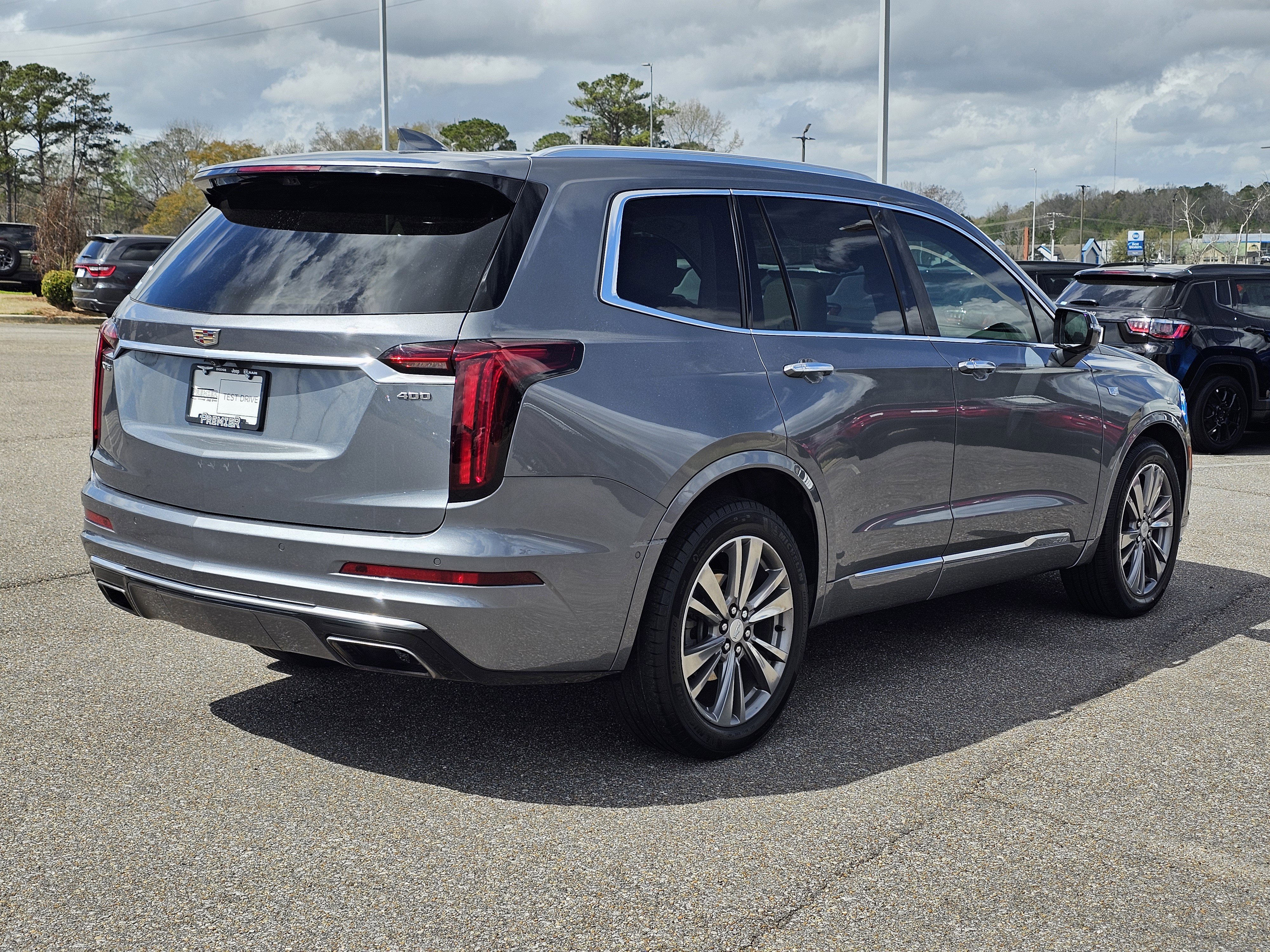 Used 2022 Cadillac XT6 Premium Luxury w/ Technology Package image 8