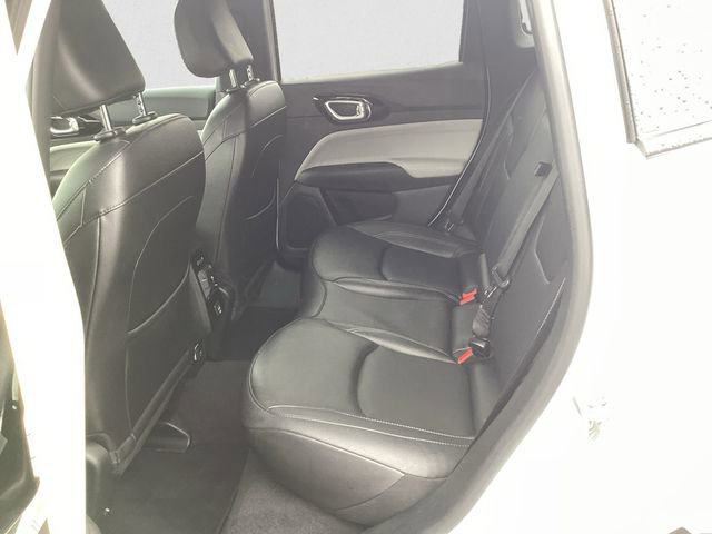 Certified 2025 Jeep Compass Limited image 13
