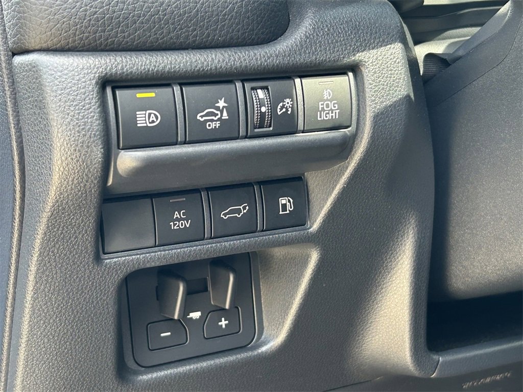 Used 2025 Toyota Land Cruiser image 25