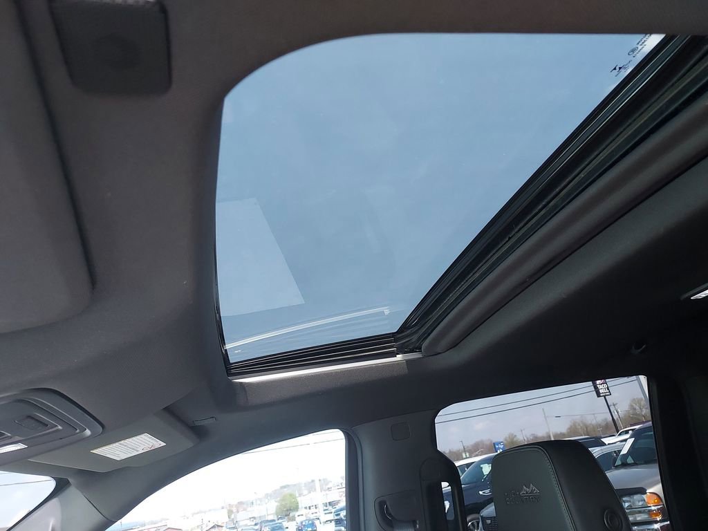 Used 2022 Chevrolet Silverado 3500 High Country image 28