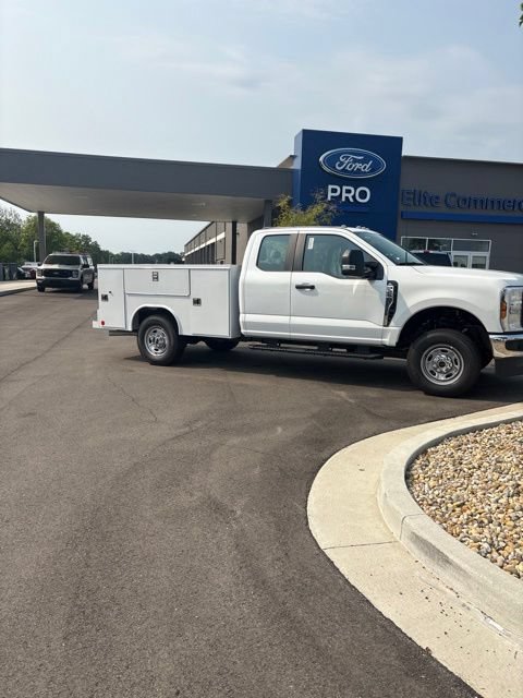New 2026 Ford F250 XL w/ XL Chrome Package AWD/4WD image 2