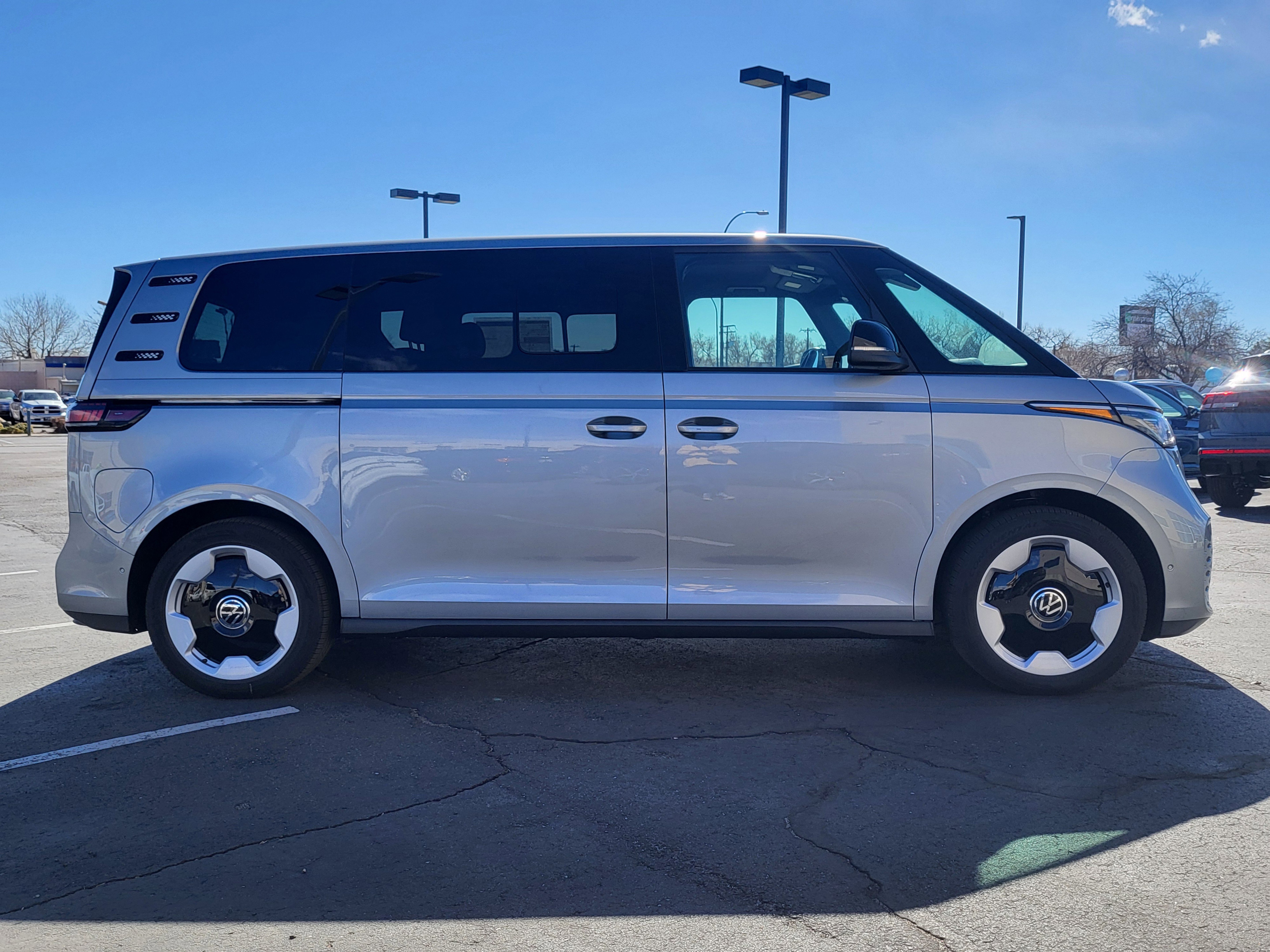 New 2025 Volkswagen ID. Buzz Pro S image 6