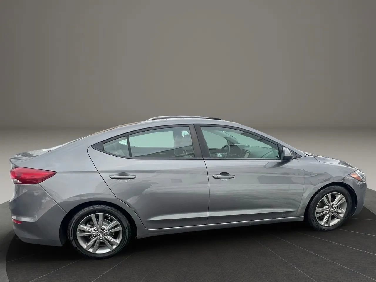 Used 2018 Hyundai Elantra SEL FWD image 4