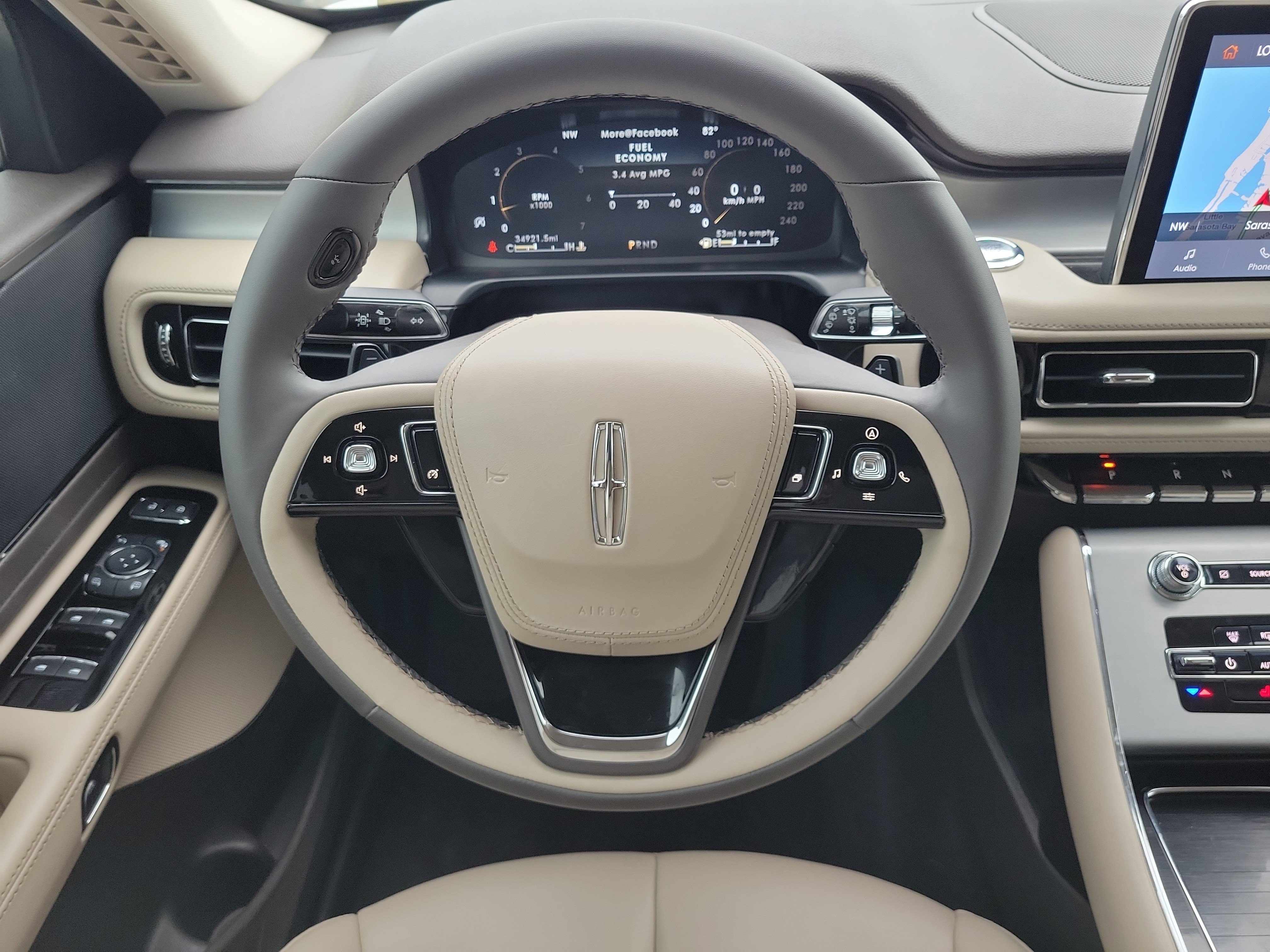 Used 2023 Lincoln Aviator AWD w/ Class IV Trailer Tow Package image 17
