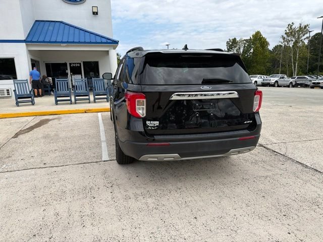 Used 2023 Ford Explorer XLT w/ Equipment Group 202A AWD/4WD image 19