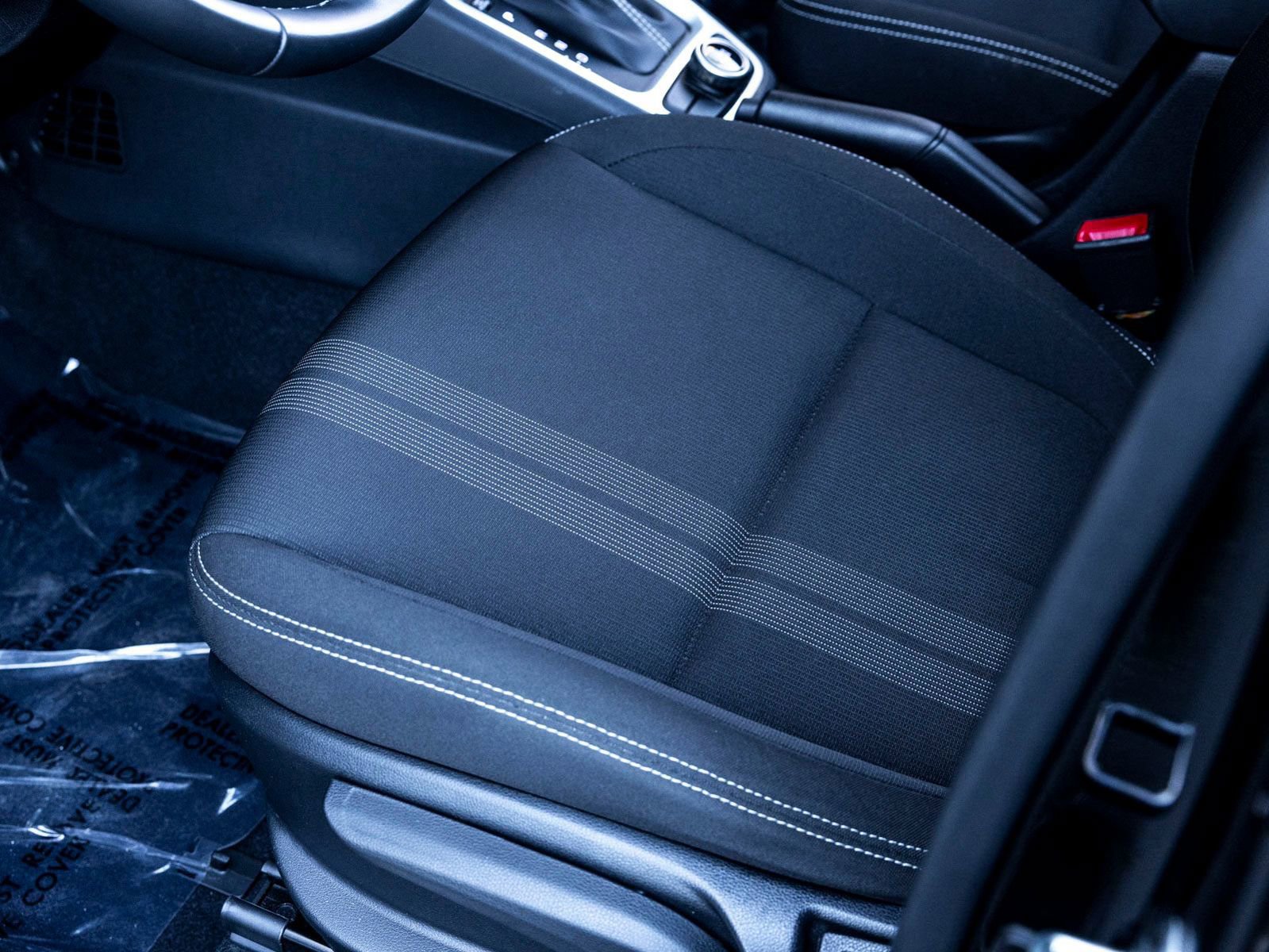 Used 2021 Hyundai Venue SEL w/ Cargo Package image 18