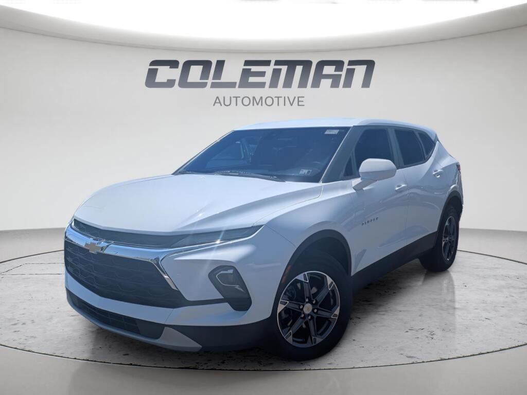 Used 2025 Chevrolet Blazer LT AWD/4WD image 1