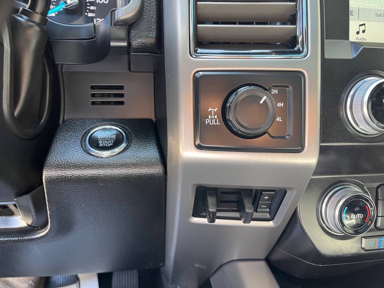 Used 2019 Ford F350 Platinum w/ Platinum Ultimate Package AWD/4WD image 22