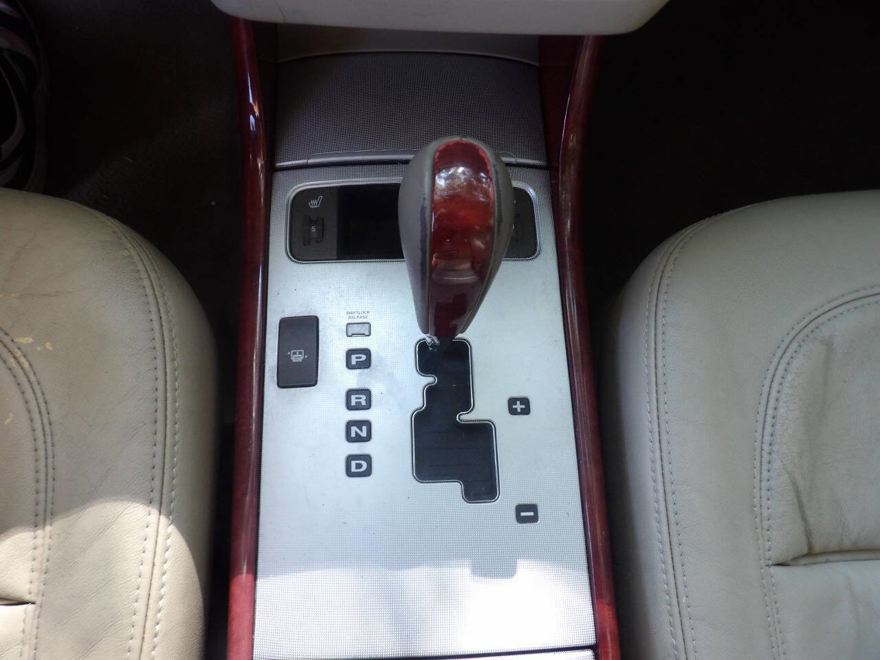 Used 2008 Hyundai Azera Limited image 34