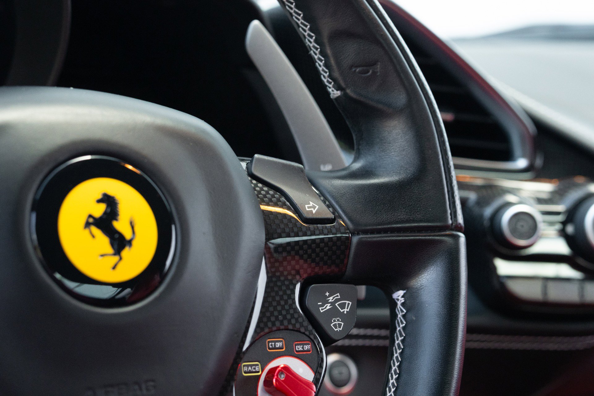 Used 2017 Ferrari 488 GTB RWD image 43