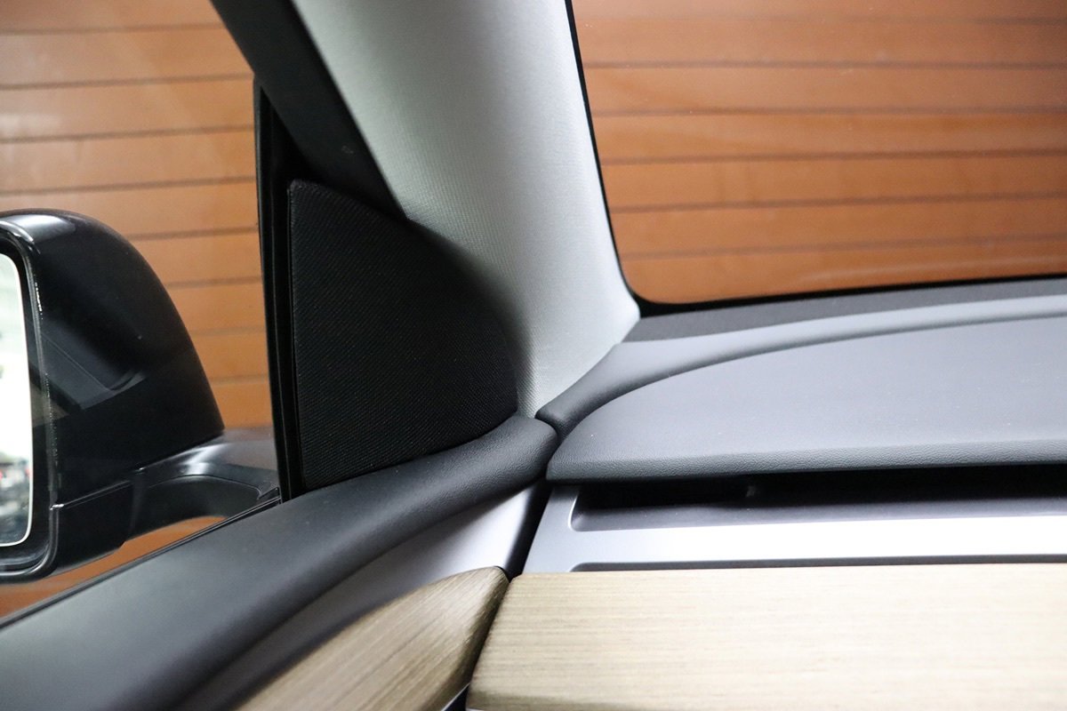 Used 2024 Tesla Model Y Performance image 46