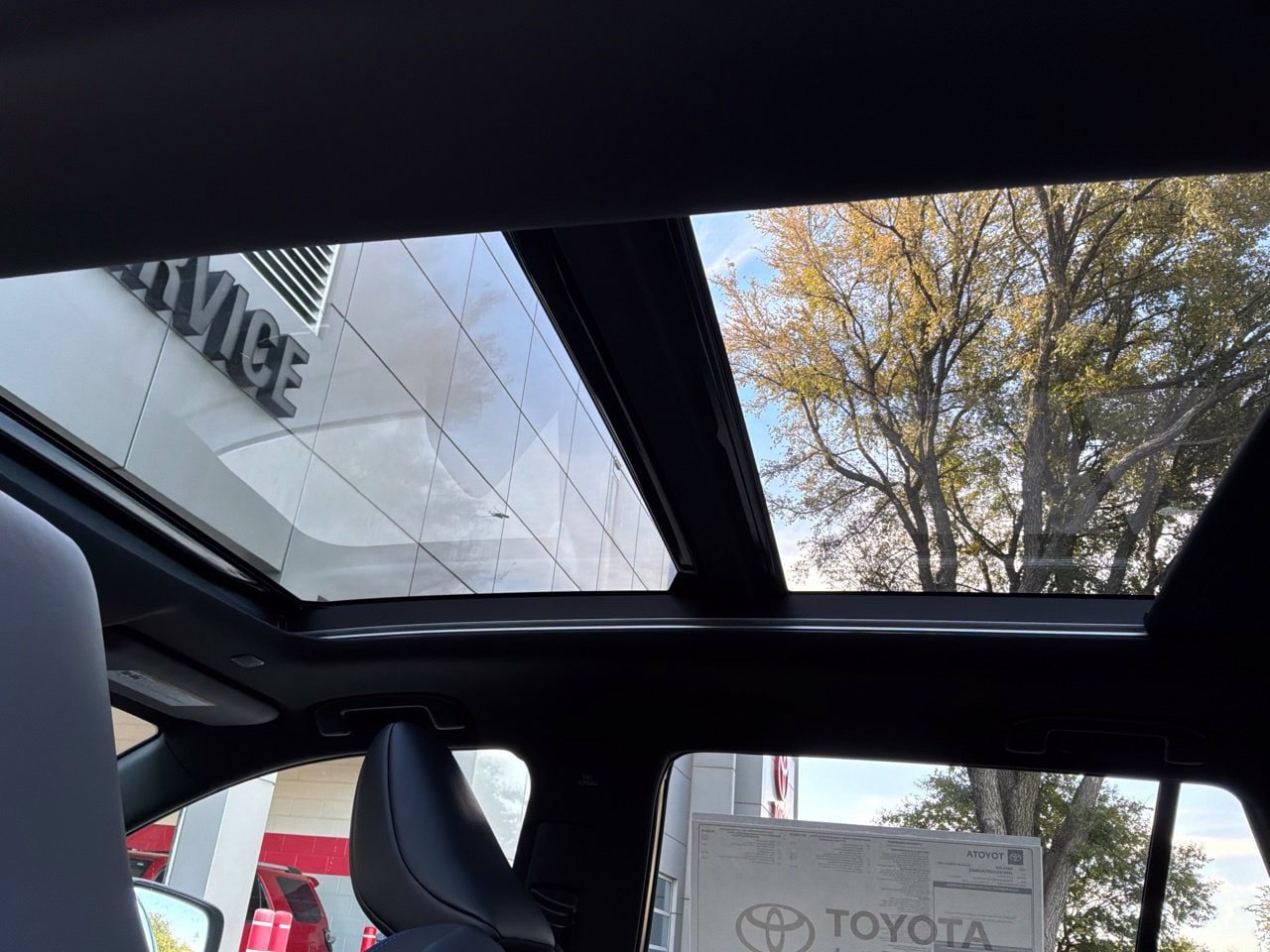 New 2026 Toyota RAV4 XSE w/ Panoramic Sun Roof Package AWD/4WD image 20