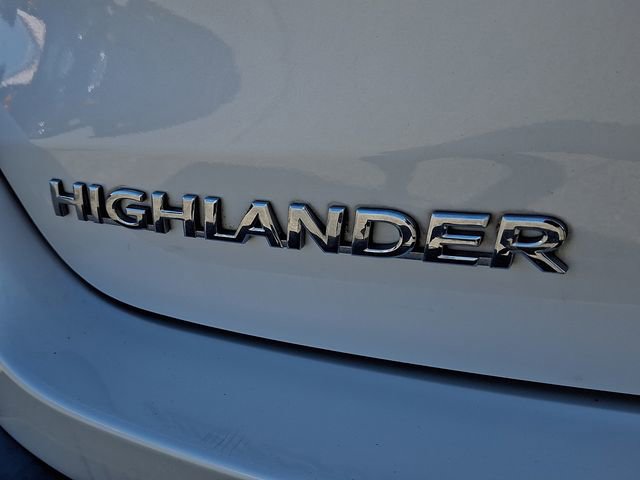 Used 2019 Toyota Highlander Limited w/ Carpet Mat Package (TMS) image 32