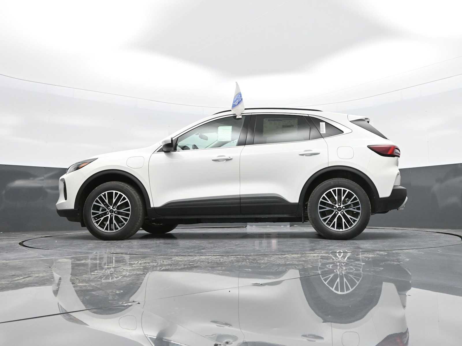 New 2025 Ford Escape SE FWD image 41