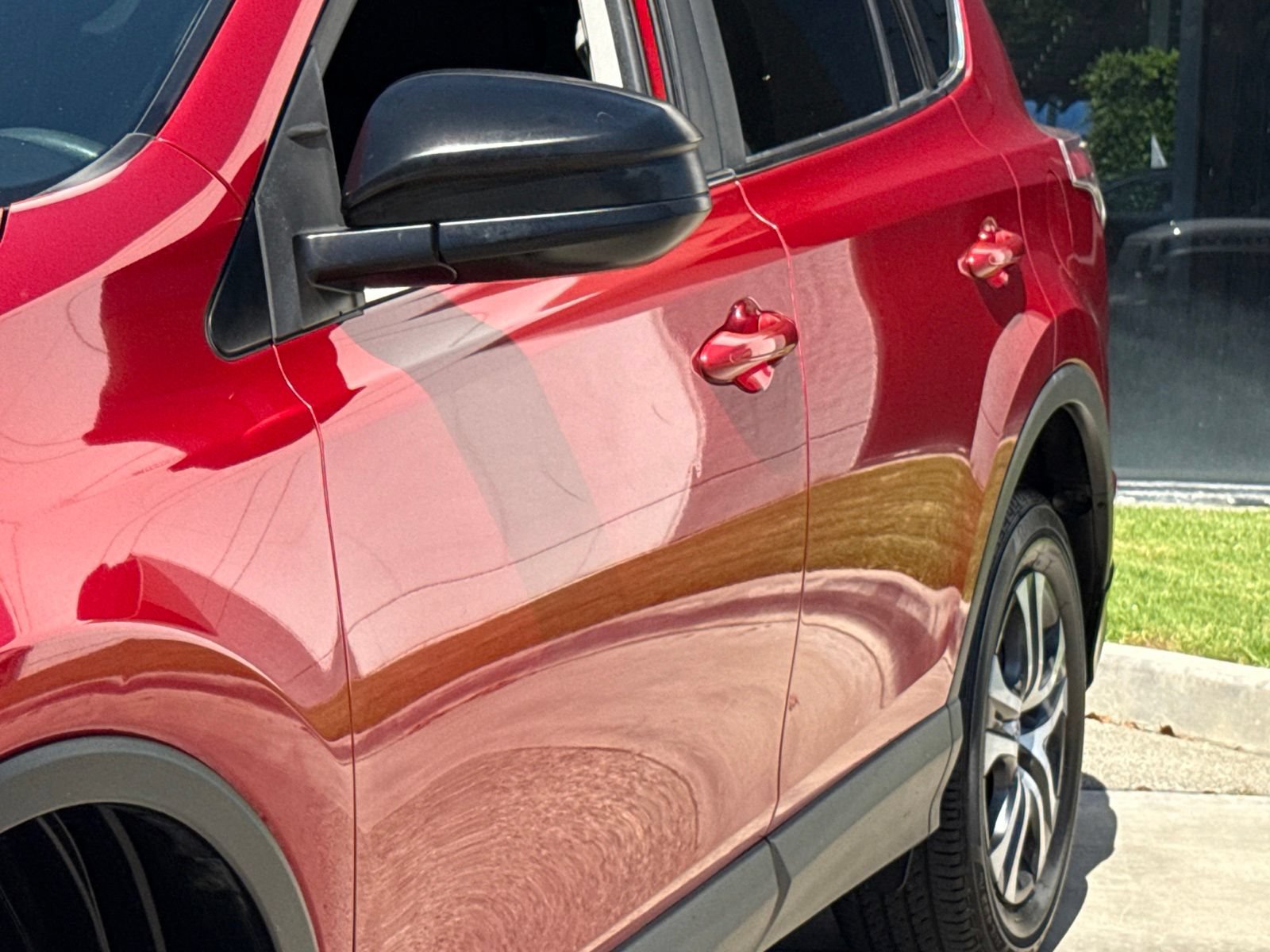 Used 2017 Toyota RAV4 LE FWD image 4