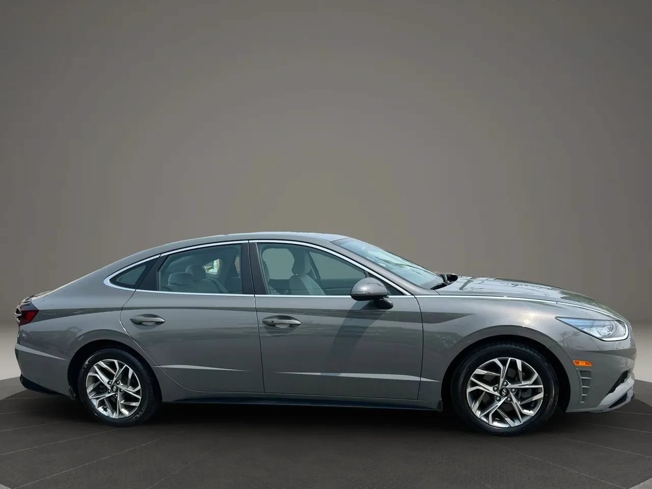 Used 2022 Hyundai Sonata SEL w/ Cargo Package FWD image 4