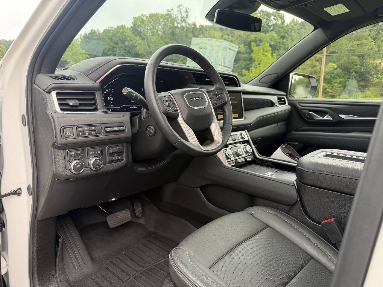 Used 2024 GMC Yukon Denali w/ Max Trailering Package AWD/4WD image 11