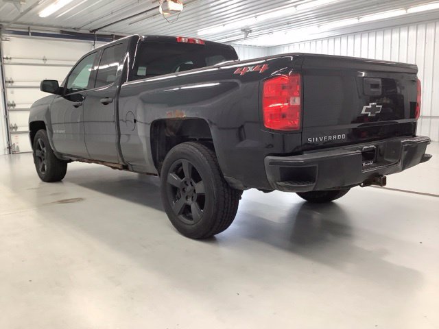 Used 2018 Chevrolet Silverado 1500 W/T w/ Black Out Edition AWD/4WD image 4
