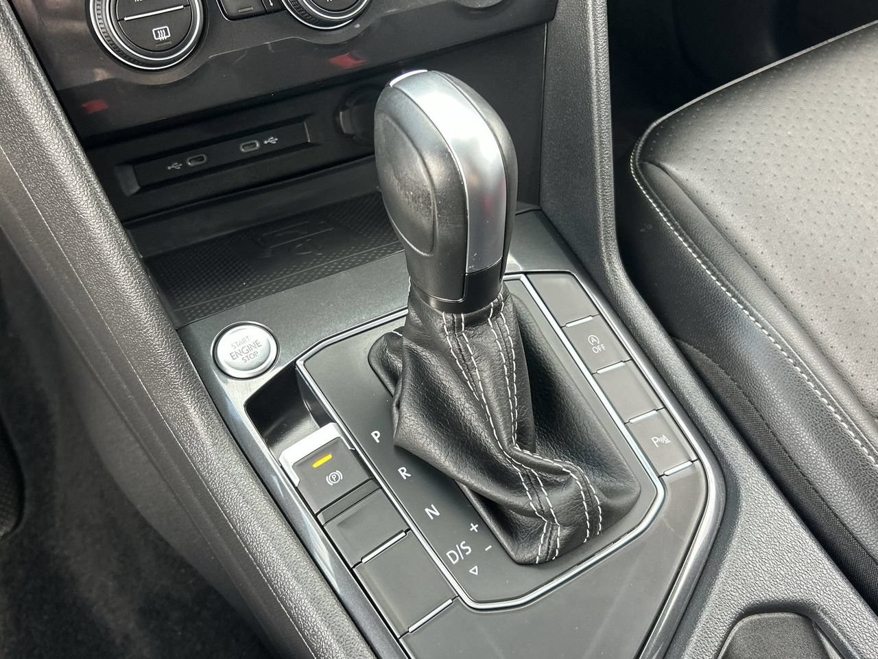 Certified 2021 Volkswagen Tiguan SE R-Line FWD image 27