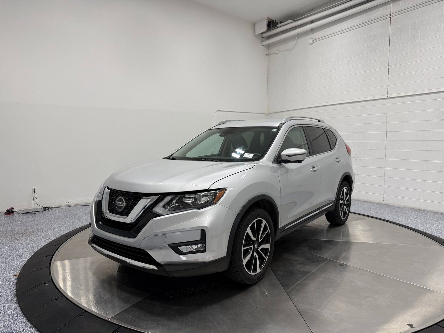 Used 2020 Nissan Rogue SL image 3