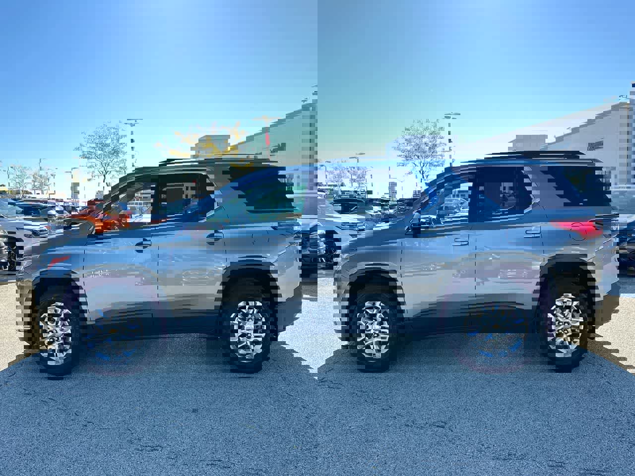 Used 2020 Chevrolet Traverse LT image 10