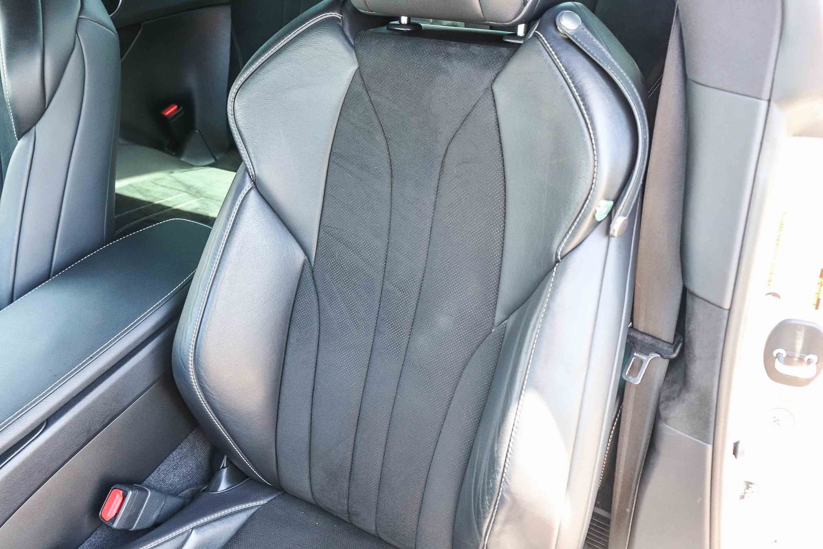 Used 2019 Lexus LC 500h w/ Sport Package RWD image 30