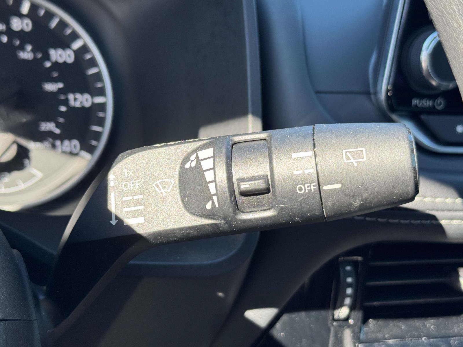 Used 2022 Nissan Rogue SV AWD/4WD image 28