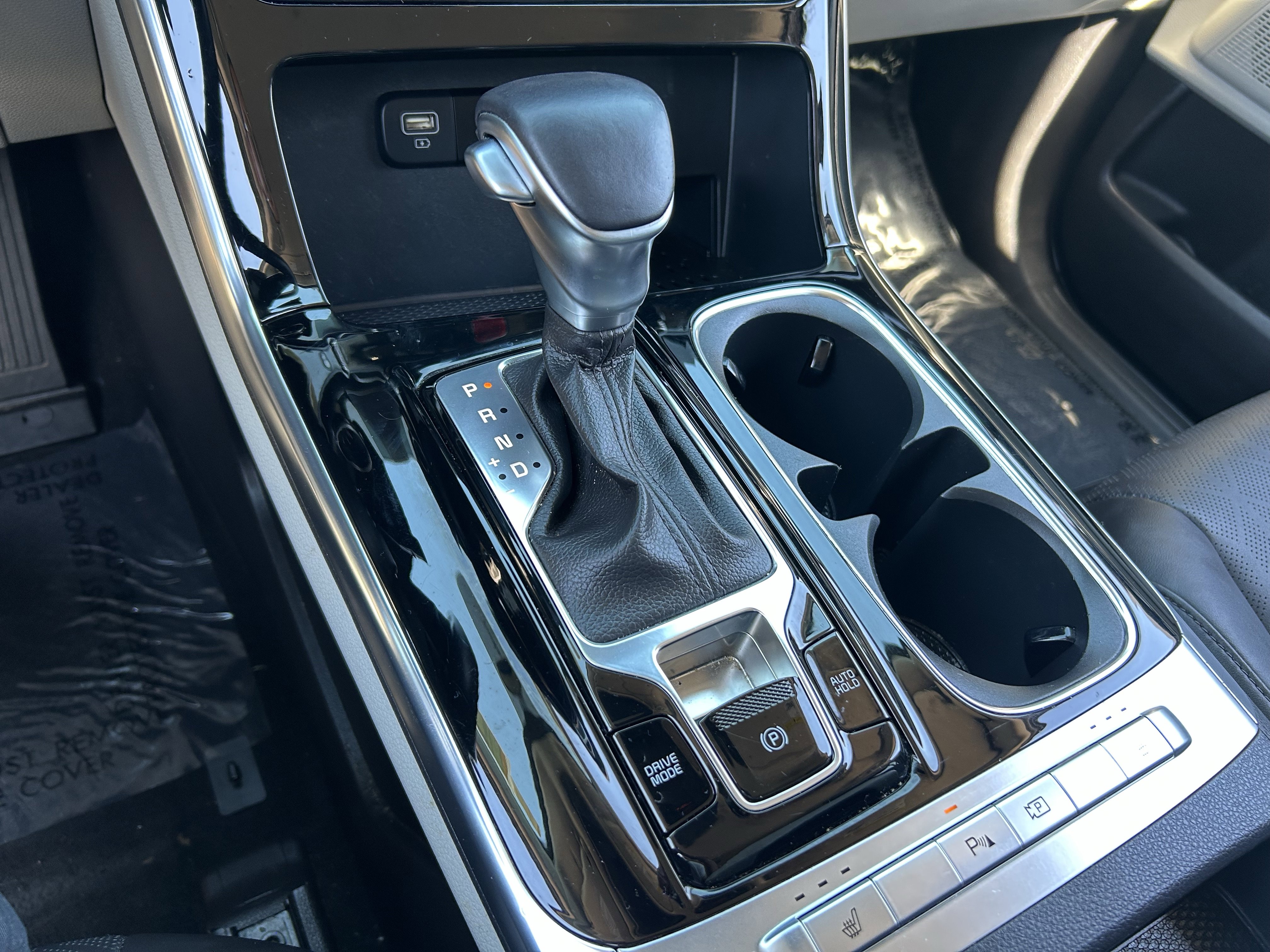 Used 2024 Kia Carnival EX image 27