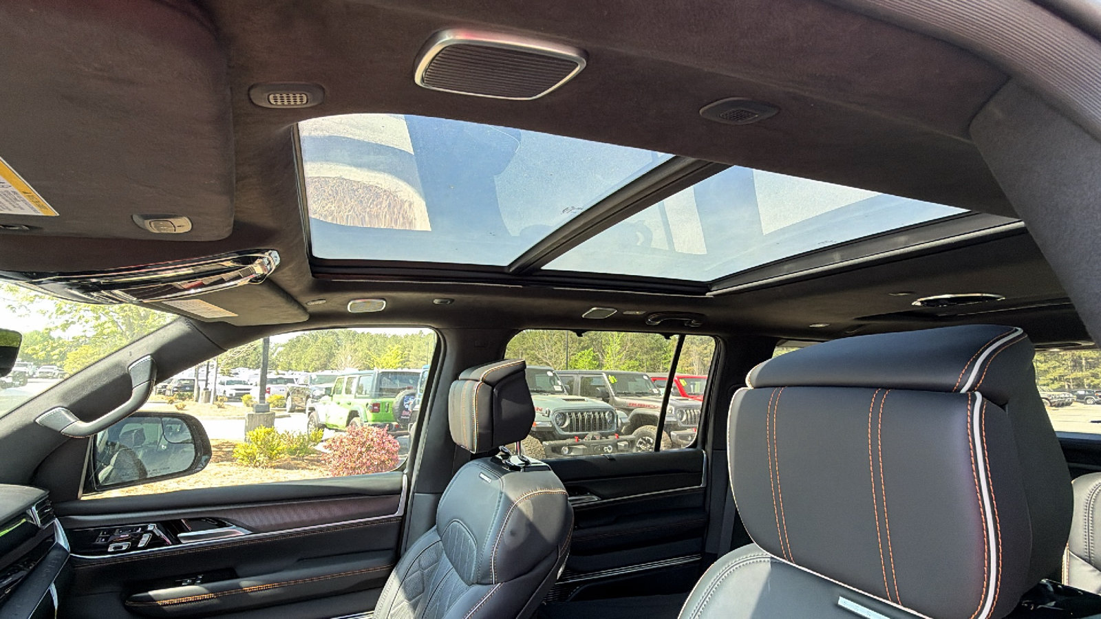 Certified 2025 Jeep Grand Wagoneer Series III w/ Quick Order Packagew 28T AWD/4WD image 18