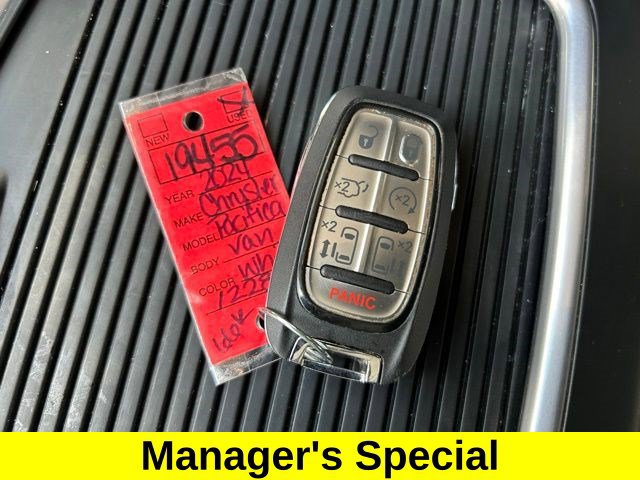 Used 2024 Chrysler Pacifica Touring-L FWD image 61