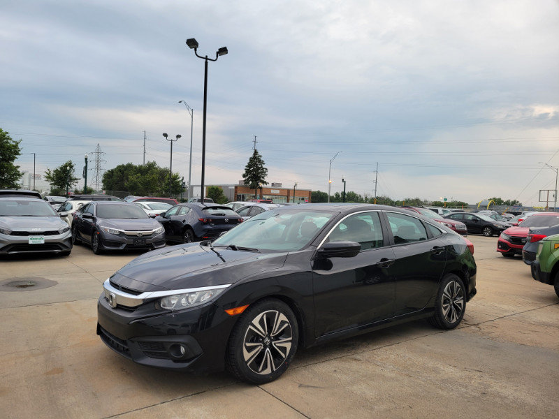 Used 2017 Honda Civic EX-T image 3