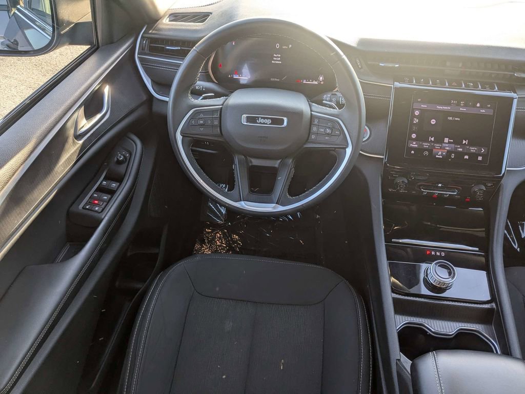 Used 2024 Jeep Grand Cherokee L Laredo RWD image 16